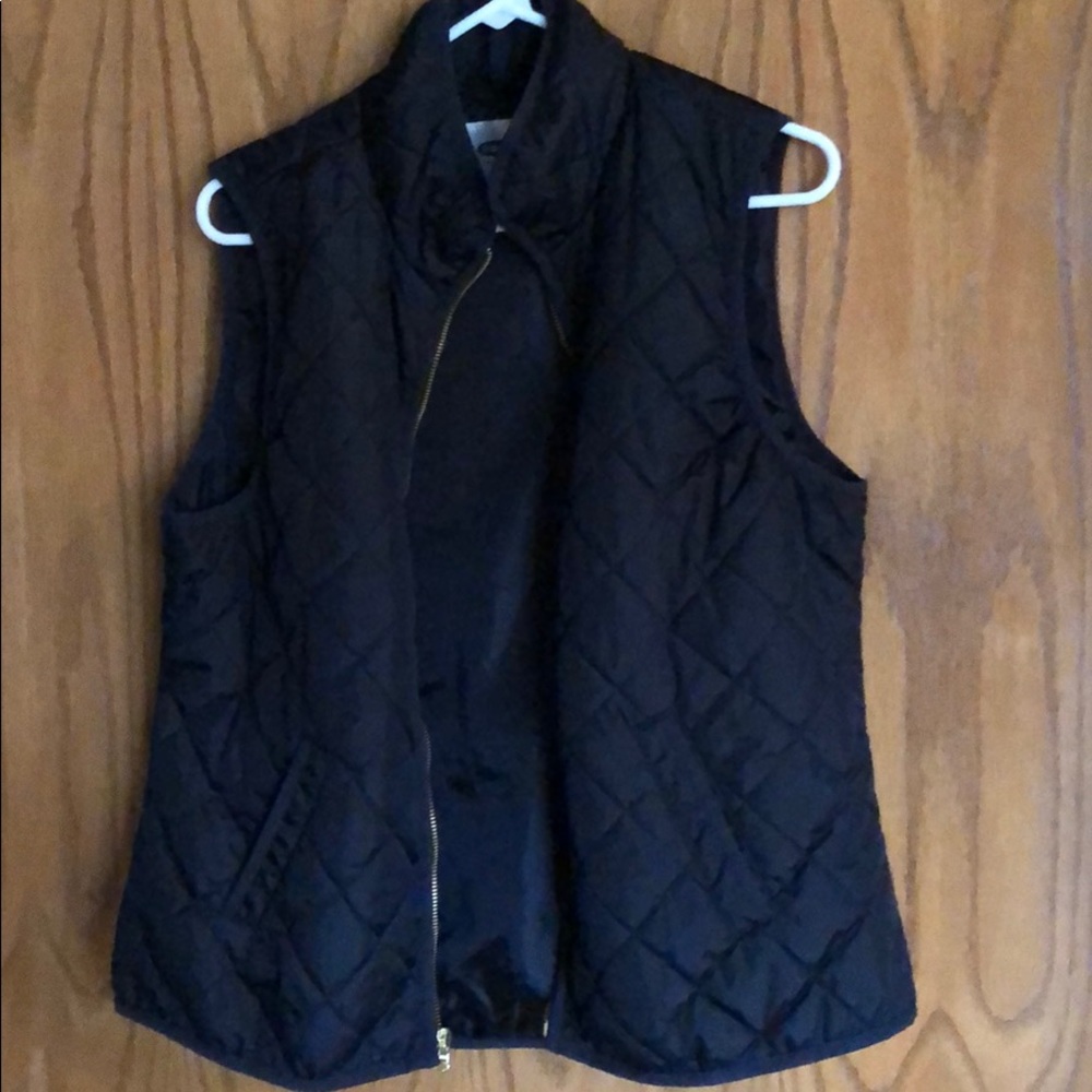 Lightweight puffer vest